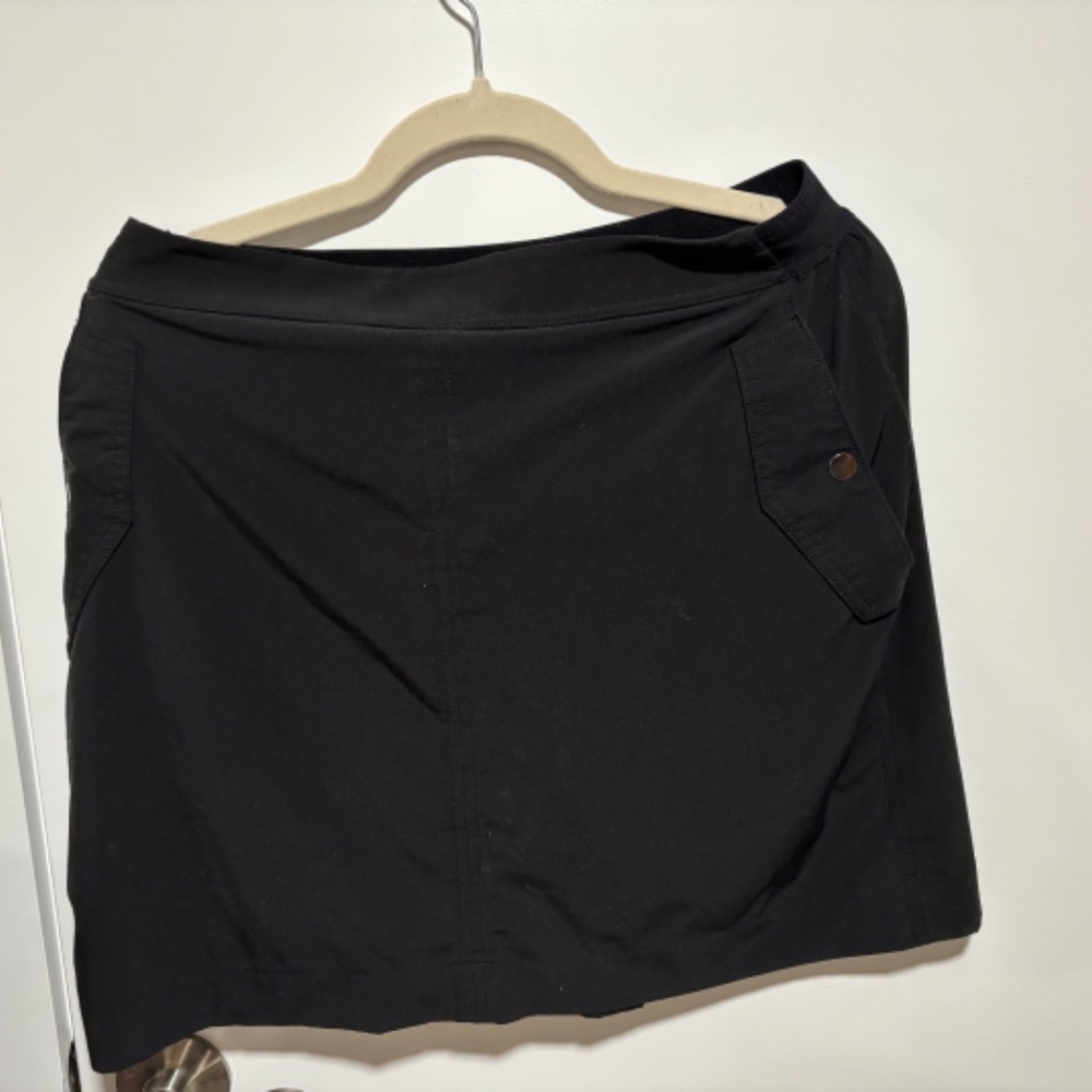 ATHLETA Vienna Cargo Skort  Black Size 12